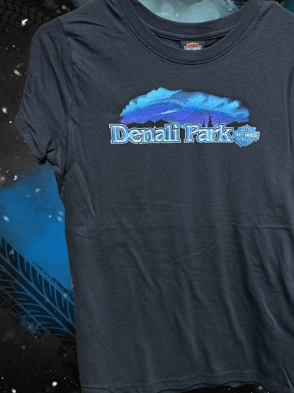 Northern Lights Wolf Short Sleeve