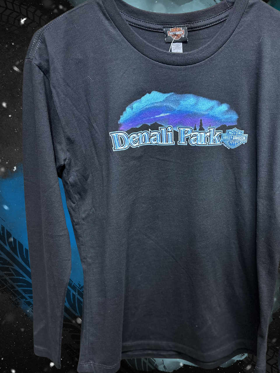 Northern Lights Wolf - Long Sleeve