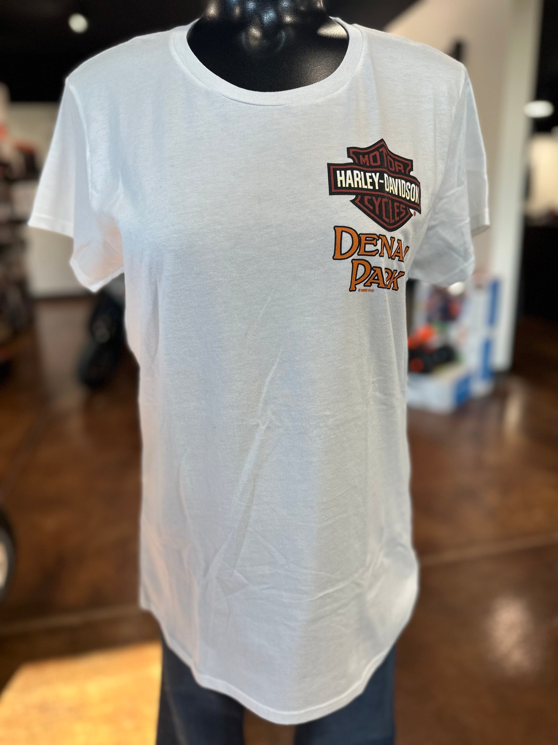 SUBTLE BEAR SCOOP NECK SHORT SLEEVE - WHITE