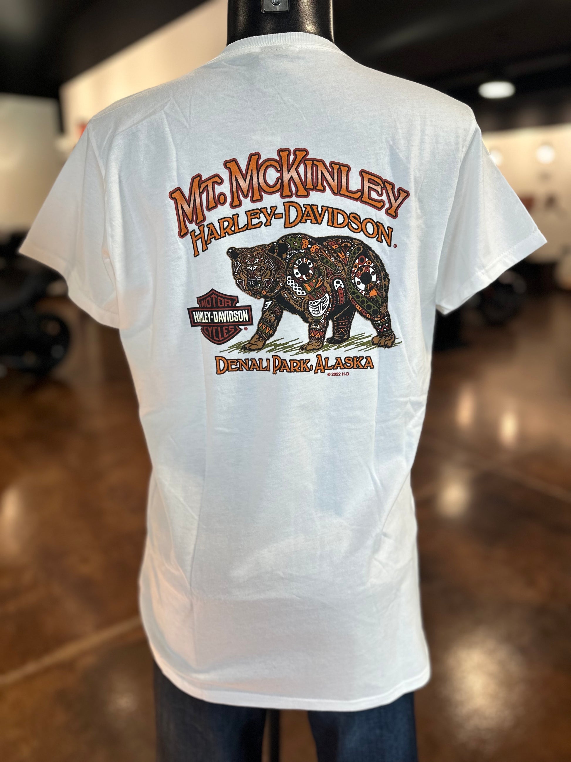 SUBTLE BEAR SCOOP NECK SHORT SLEEVE - WHITE